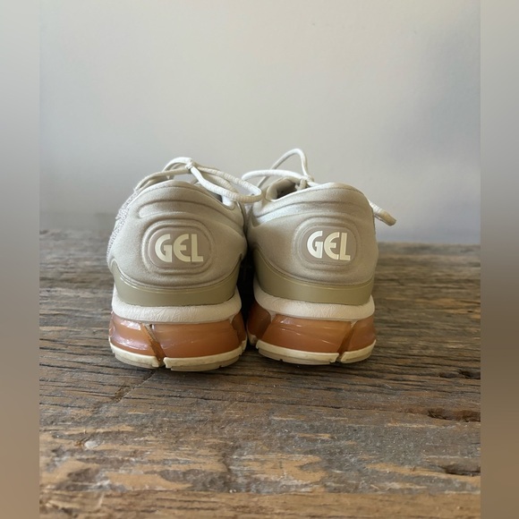 As is Women's Asics gel athletic running shoes color cream size 8.5‎ - Picture 5 of 8